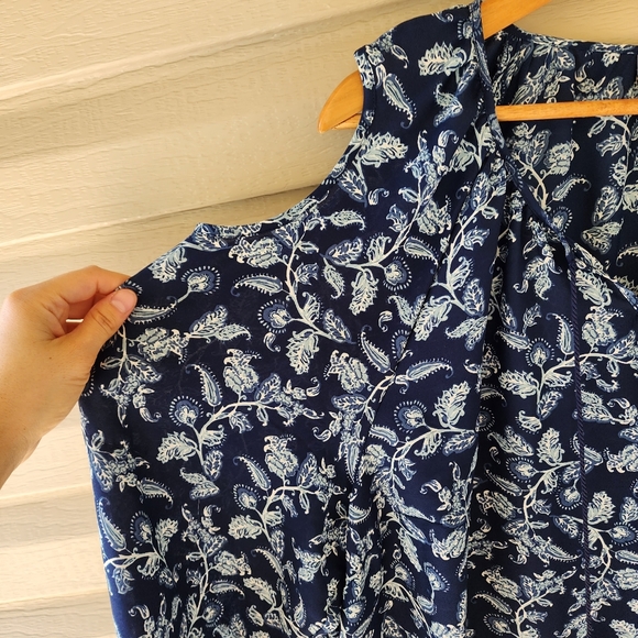 Catherines blue floral blouse - Picture 5 of 11